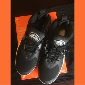Nike Team Hustle D 9 (GS) NWOT